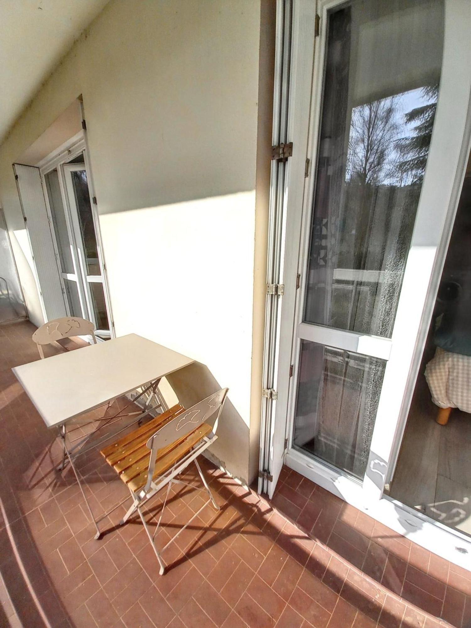 Appartement D'une Avec Terrasse Amenagee Et Wifi A Chambéry